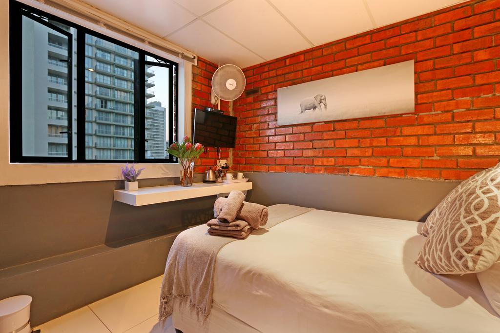 Happy Rhino Hotel Cape Town Bagian luar foto