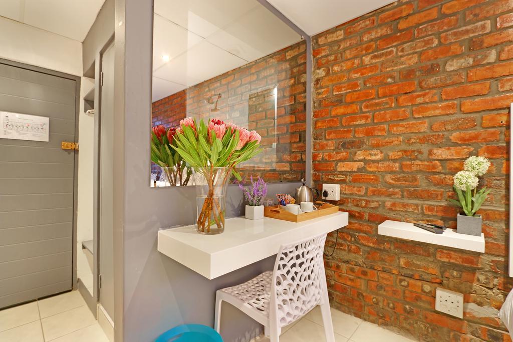 Happy Rhino Hotel Cape Town Bagian luar foto
