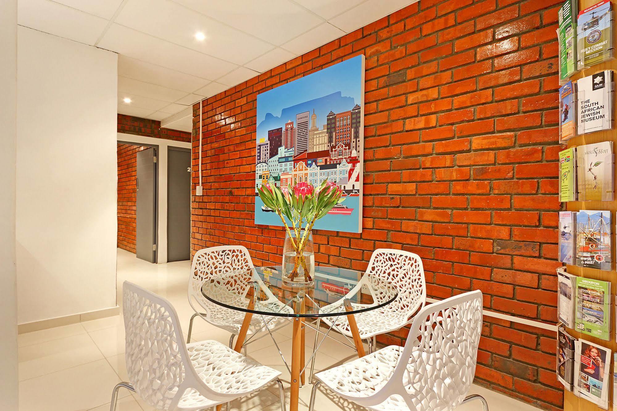 Happy Rhino Hotel Cape Town Bagian luar foto